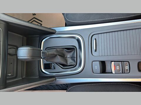 renault, megane, sedan 1.3 tce joy comfort edc, otomatik, benzin 2.el otomobil | renew 19