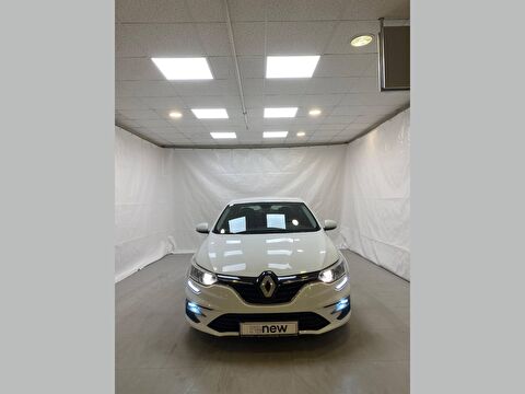 Sedan 1.3 TCe Touch EDC, 2. el otomobil | renew
