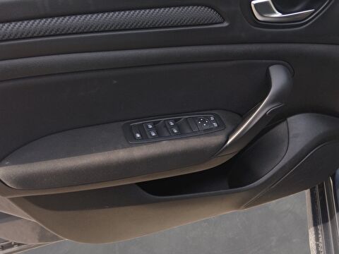 renault, megane, sedan 1.3 tce touch edc, otomatik, benzin 2.el otomobil | renew 32