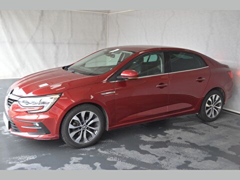 Sedan 1.3 TCe Icon EDC, 2. el otomobil | renew