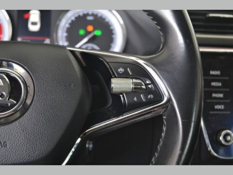 skoda, superb, sedan 1.5 tsı act premium dsg, otomatik, benzin 2.el otomobil | renew 17