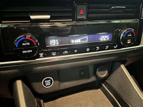 nissan, qashqai, suv 1.3 dıg-t 12v mhev 4x4 sky pack x-tronic, otomatik, mhev 2.el otomobil | renew 16