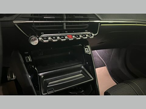 peugeot, 2008, crossover 1.2 puretech gt eat8, otomatik, benzin 2.el otomobil | renew 17