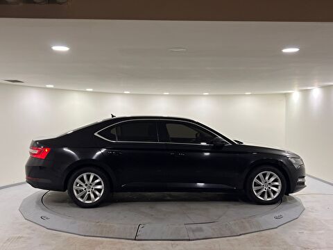 skoda, superb, sedan 1.5 tsı act premium dsg, otomatik, benzin 2.el otomobil | renew 5