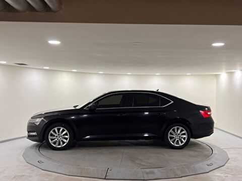 skoda, superb, sedan 1.5 tsı act premium dsg, otomatik, benzin 2.el otomobil | renew 9