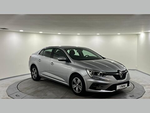 Sedan 1.3 TCe Touch EDC, 2. el otomobil | renew