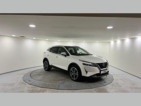 SUV 1.3 DIG-T 12V MHEV Sky Pack X-tronic, 2. el otomobil | renew