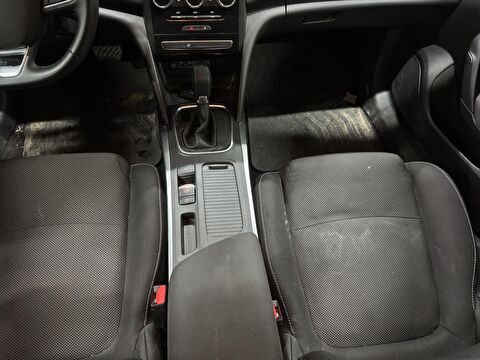 renault, megane, sedan 1.3 tce touch edc, otomatik, benzin 2.el otomobil | renew 21