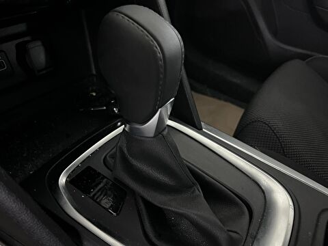 renault, megane, sedan 1.3 tce touch edc, otomatik, benzin 2.el otomobil | renew 21