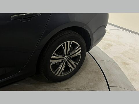 renault, megane, sedan 1.3 tce touch edc, otomatik, benzin 2.el otomobil | renew 30