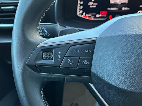 Seat, Leon, Hatchback 1.0 eTSI Start&Stop Style DSG, Otomatik, MHEV 2. el otomobil | renew Mobile