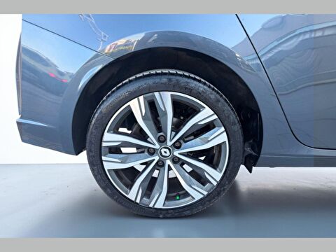 renault, megane, sedan 1.3 tce ıcon edc, otomatik, benzin 2.el otomobil | renew 10