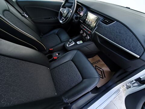 renault, zoe, hatchback 80 kw z.e 50 ıntense cvt, otomatik, elektrik 2.el otomobil | renew 15