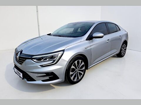 Sedan 1.3 TCe Icon EDC, 2. el otomobil | renew