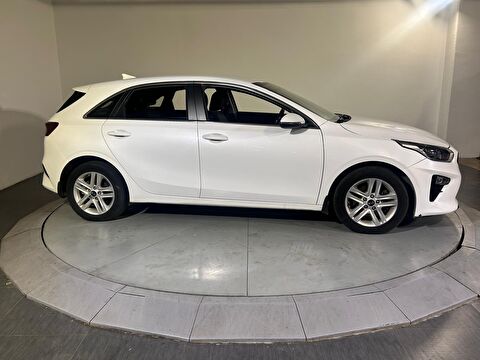 kia, cee'd, hatchback 1.6 crdı elegance dct, otomatik, dizel 2.el otomobil | renew 3