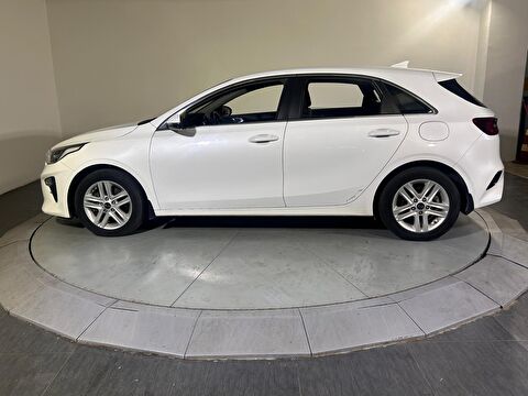 kia, cee'd, hatchback 1.6 crdı elegance dct, otomatik, dizel 2.el otomobil | renew 16