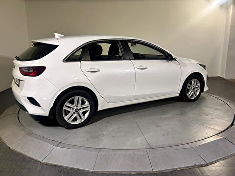 kia, cee'd, hatchback 1.6 crdı elegance dct, otomatik, dizel 2.el otomobil | renew 30