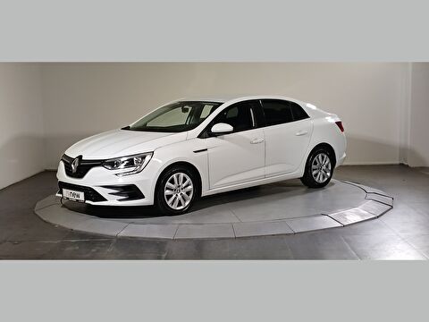 Sedan 1.3 TCe Joy EDC, 2. el otomobil | renew