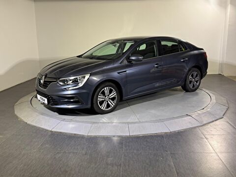Sedan 1.3 TCe Touch EDC, 2. el otomobil | renew