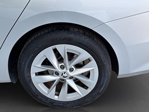 skoda, octavia, 1.5 tsı mhev premium dsg, otomatik, benzin 2.el otomobil | renew 9