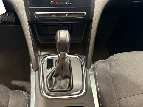 renault, megane, sedan 1.3 tce joy comfort edc, otomatik, benzin 2.el otomobil | renew 18