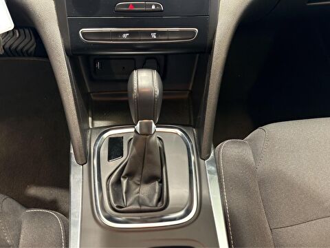 renault, megane, sedan 1.3 tce joy comfort edc, otomatik, benzin 2.el otomobil | renew 18