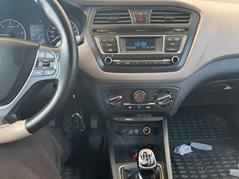 hyundai, i20, 1.4 crdı style panoramik cam tavan, manuel, dizel 2.el otomobil | renew 13