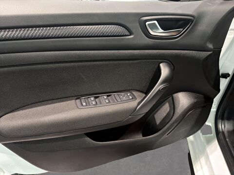 renault, megane, sedan 1.3 tce touch edc, otomatik, benzin 2.el otomobil | renew 18