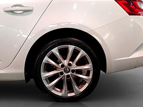 renault, megane, sedan 1.5 blue dcı ıcon edc, otomatik, dizel 2.el otomobil | renew 9