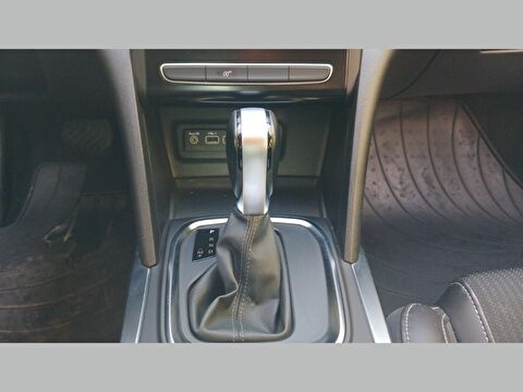 renault, megane, sedan 1.3 tce ıcon edc, otomatik, benzin 2.el otomobil | renew 17