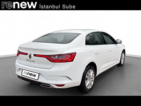 Sedan 1.3 TCe Touch EDC, 2. el otomobil | renew