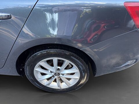 renault, megane, sedan 1.5 bluedci touch edc, otomatik, dizel 2.el otomobil | renew 10