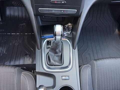 renault, megane, sedan 1.5 bluedci touch edc, otomatik, dizel 2.el otomobil | renew 19