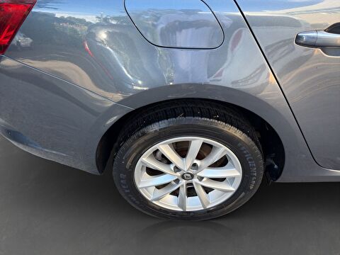 renault, megane, sedan 1.5 bluedci touch edc, otomatik, dizel 2.el otomobil | renew 8