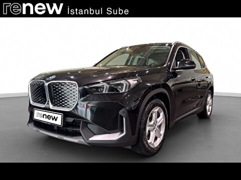 IX1 eDrive20 X Line, 2. el otomobil | renew