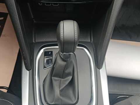 renault, megane, sedan 1.3 tce touch edc, otomatik, benzin 2.el otomobil | renew 19