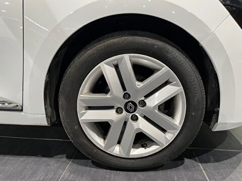 renault, clio, hatchback 1.0 tce evolution x-tronic, otomatik, benzin 2.el otomobil | renew 8