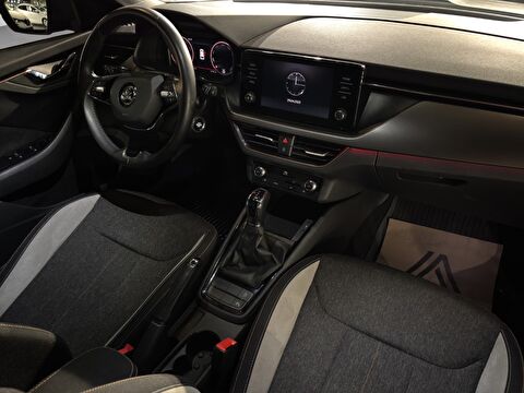 skoda, kamiq, suv 1.5 tsı act premium dsg, otomatik, benzin 2.el otomobil | renew 12