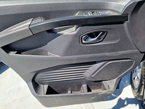renault, trafic, 2.0 dcı 6m3 grand confort 5+1 eag9, otomatik, dizel 2.el otomobil | renew 20