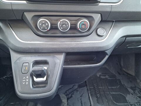 renault, trafic, 2.0 dcı 6m3 grand confort 5+1 eag9, otomatik, dizel 2.el otomobil | renew 22