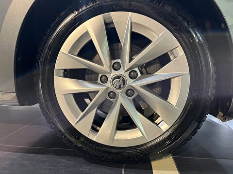 skoda, octavia, sedan 1.5 tsı e-tec premium dsg, otomatik, mhev 2.el otomobil | renew 8