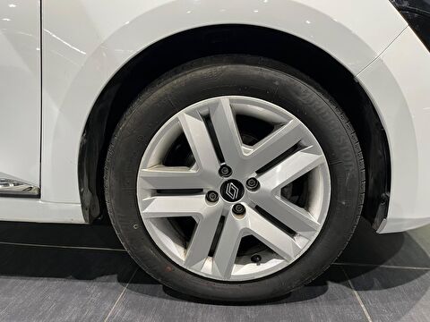 renault, clio, hatchback 1.0 tce evolution x-tronic, otomatik, benzin 2.el otomobil | renew 8