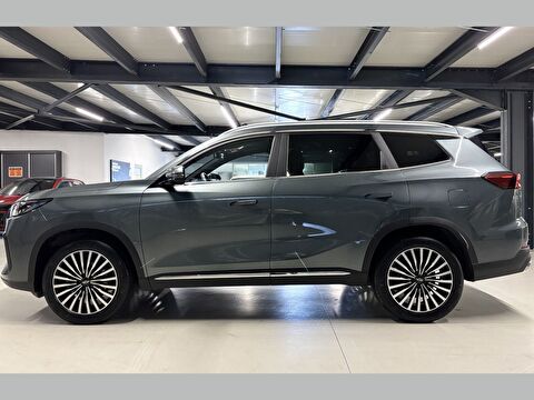 2025 Benzin Otomatik Chery Tiggo 8 Gri Yüzbaşıoğlu Otomotiv Mam. San ve Tic A.Ş.