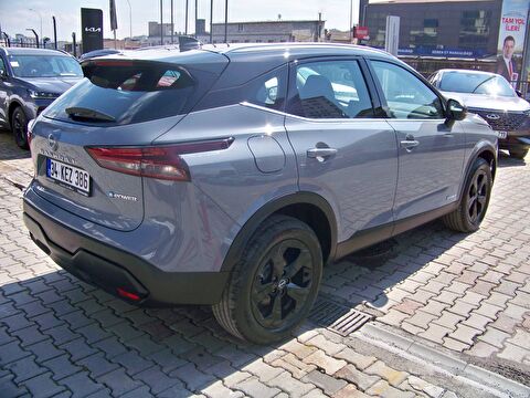 2023 Hybrid Otomatik Nissan Qashqai Gri Yüzbaşıoğlu Otomotiv Mam. San ve Tic A.Ş.