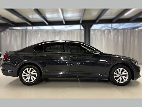 2021 Benzin Otomatik Volkswagen Passat Gri Yüzbaşıoğlu Otomotiv Mam. San ve Tic A.Ş.