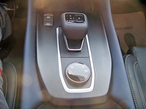 2023 MHEV Otomatik Nissan Qashqai Gri Yüzbaşıoğlu Otomotiv Mam. San ve Tic A.Ş.