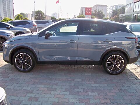 2023 MHEV Otomatik Nissan Qashqai Gri Yüzbaşıoğlu Otomotiv Mam. San ve Tic A.Ş.