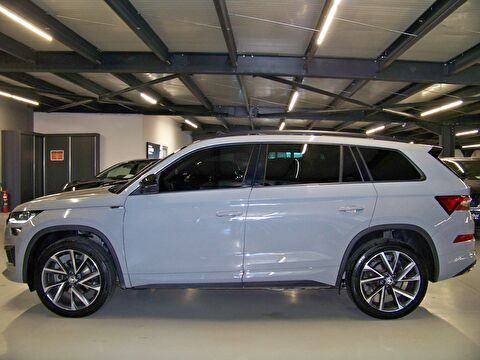 2023 Benzin Otomatik Skoda Kodiaq Gri Yüzbaşıoğlu Otomotiv Mam. San ve Tic A.Ş.
