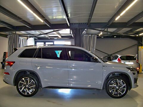 2023 Benzin Otomatik Skoda Kodiaq Gri Yüzbaşıoğlu Otomotiv Mam. San ve Tic A.Ş.