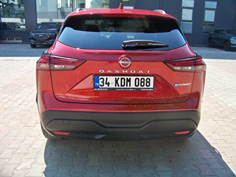 2023 Hybrid Otomatik Nissan Qashqai Kırmızı Yüzbaşıoğlu Otomotiv Mam. San ve Tic A.Ş.